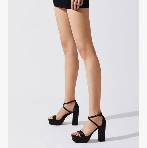 Elegant Black Platform Heels New - Picture 2 of 16